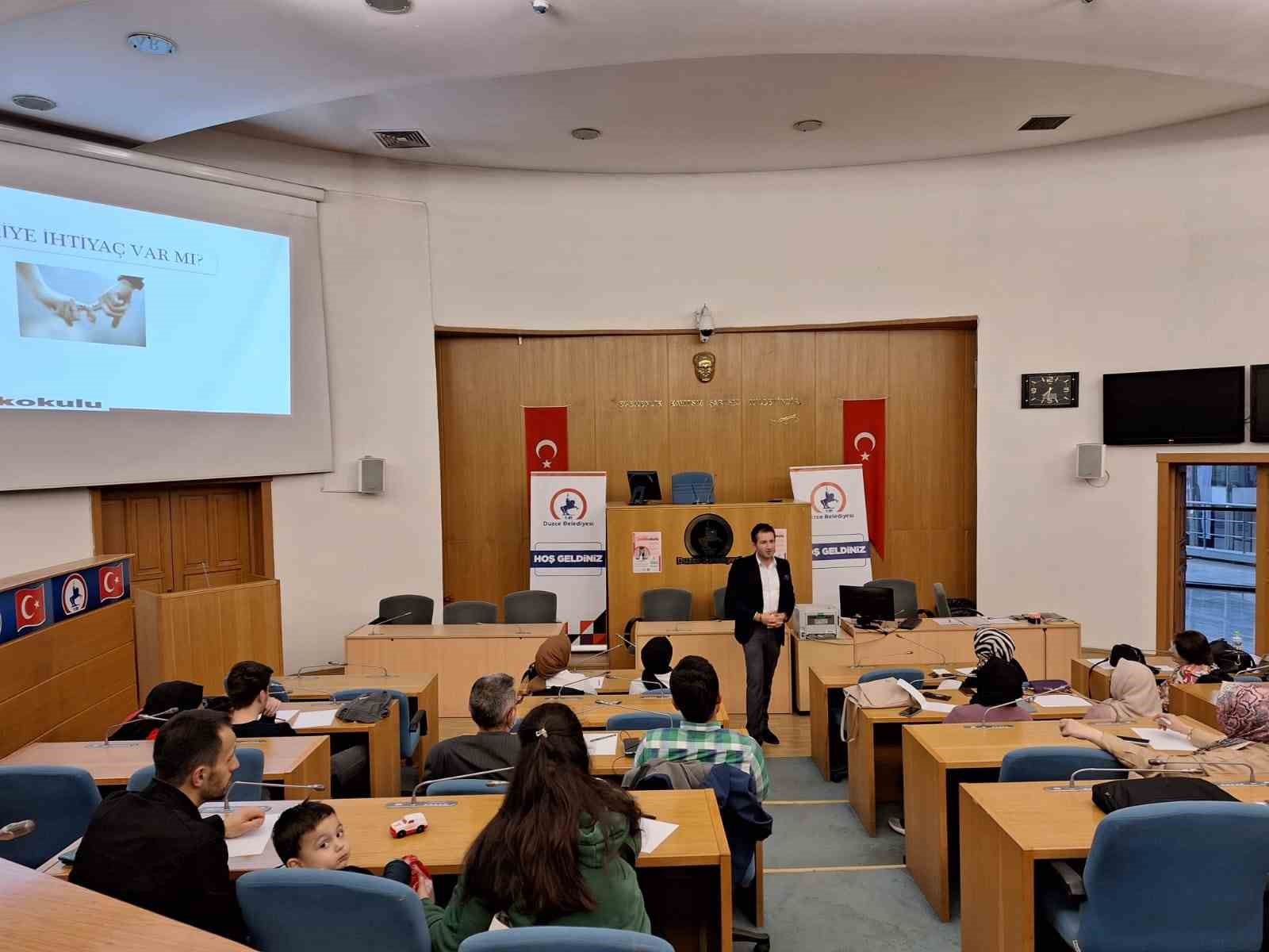 DÜZCE BELEDİYESİ VE KENT KONSEYİ İŞBİRLİĞİ İLE DÜZENLENEN “EVLİLİK OKULU”