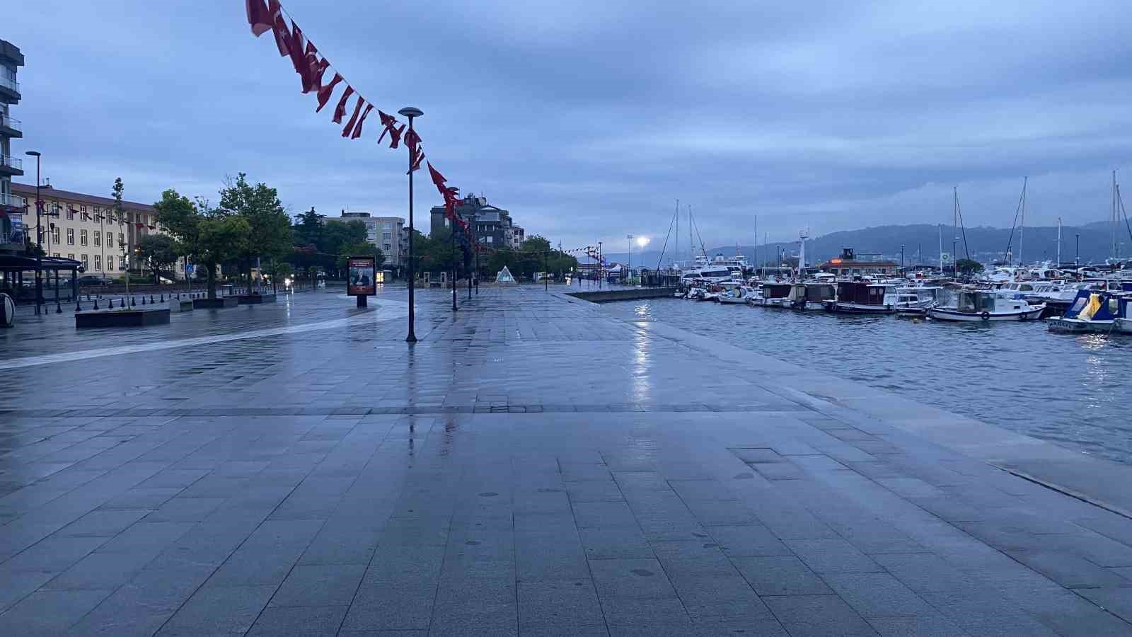 ÇANAKKALE’NİN ECEABAT İLÇESİ AÇIKLARINDA 4.2 BÜYÜKLÜĞÜNDE DEPREM MEYDANA GELDİ.
