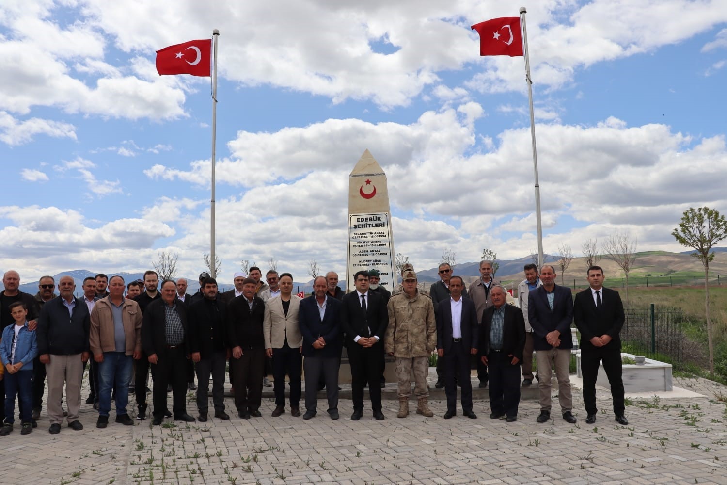 EDEBÜK'DE KATLEDİLEN 9 VATANDAŞ DUALARLA ANILDI