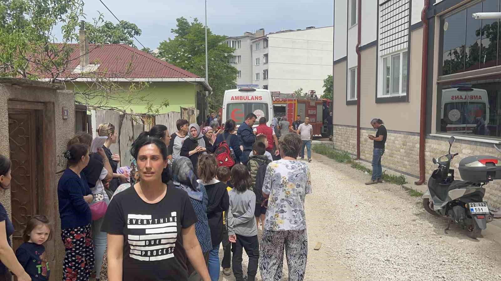 EDİRNE’DE BİR APARTMANIN 2’NCİ KATINDA YANGIN ÇIKTI