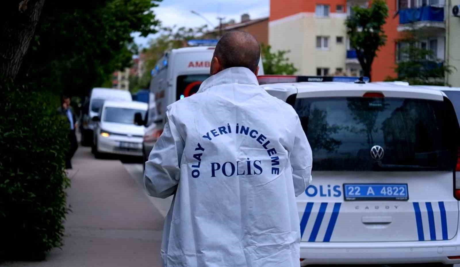 EDİRNE’DE CAM SİLERKEN 5’İNCİ KATTAKİ PENCEREDEN DÜŞEN 44 YAŞINDAKİ KADIN,