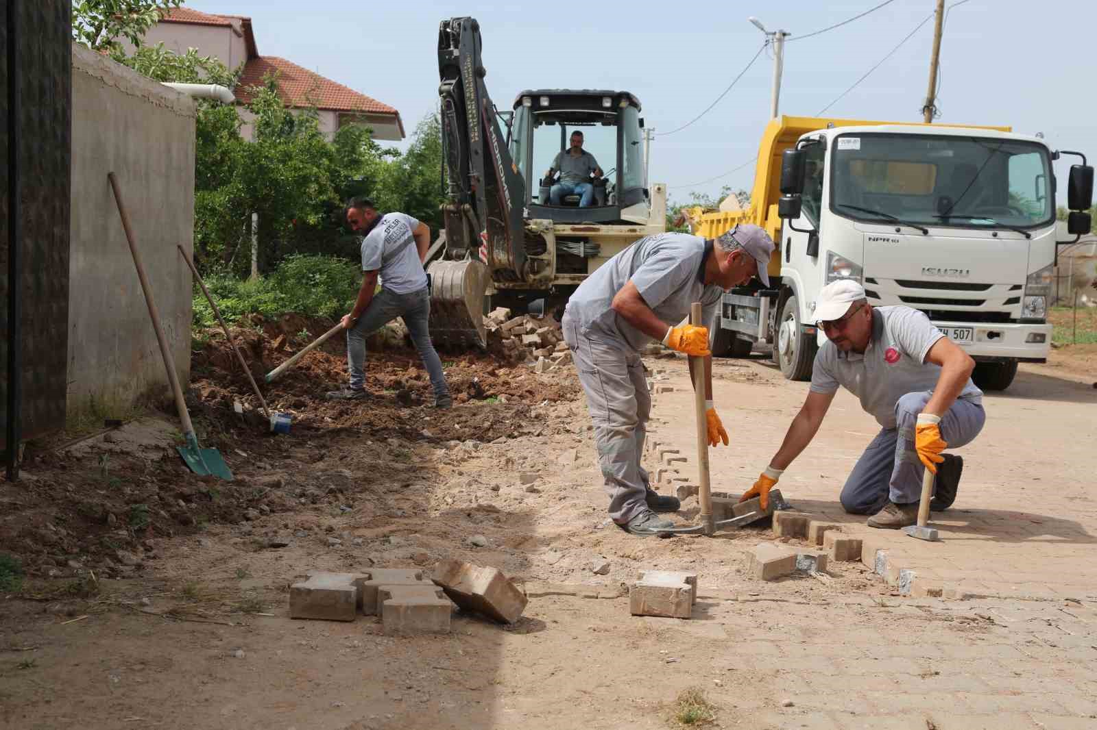 EFELER’İN EKİPLERİ YOLLARI YENİLİYOR