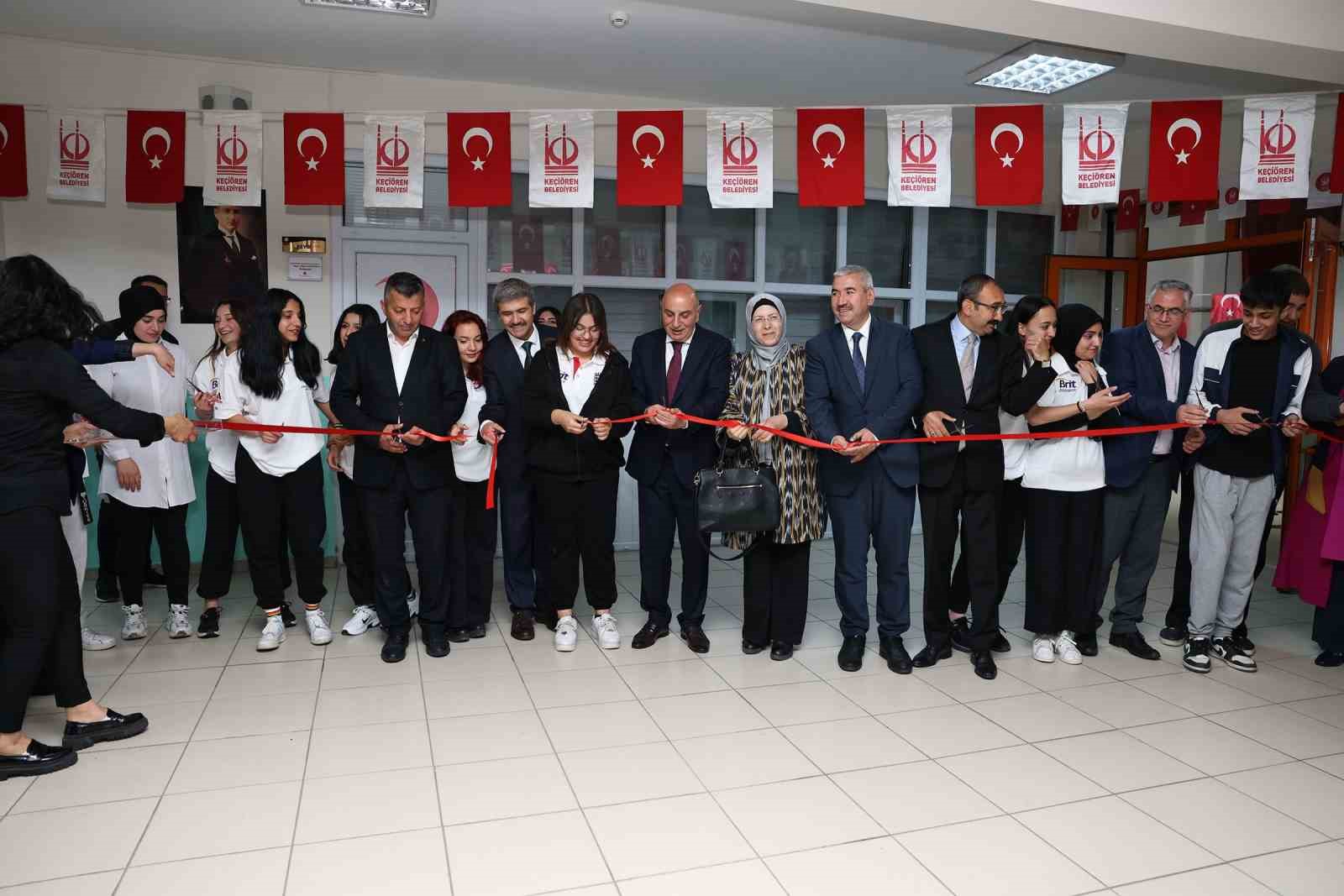 NURİ PAKDİL ANADOLU LİSESİ’NE YAPILAN REVİR VE SPOR SALONU HİZMETE