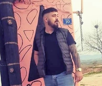 YAŞANAN ARBEDE SIRASINDA MEKANA GELDİĞİ ARACINA BİNEREK OLAY YERİNDEN UZAKLAŞMAYA