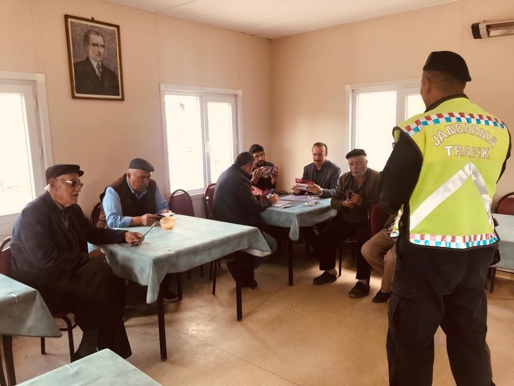 AFYONKARAHİSAR ÇOBANLAR İLÇESİNDE TRAFİK JANDARMASI VE İLÇE EMNİYET AMİRLİĞİ TRAFİK