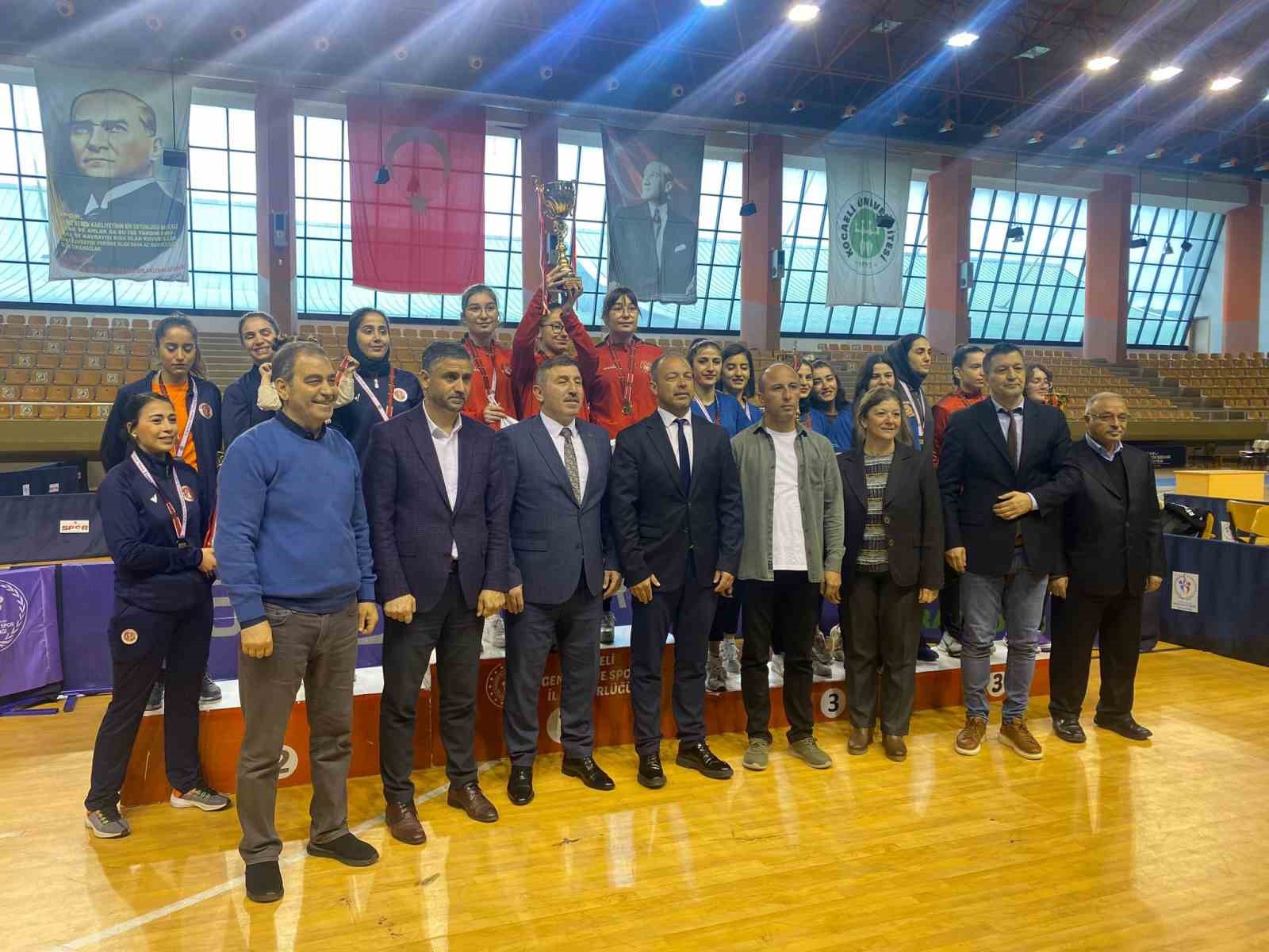 ELAZIĞ BELEDİYESİ KADINLAR MASA TENİSİ SÜPER LİGİ'NE YÜKSELDİ