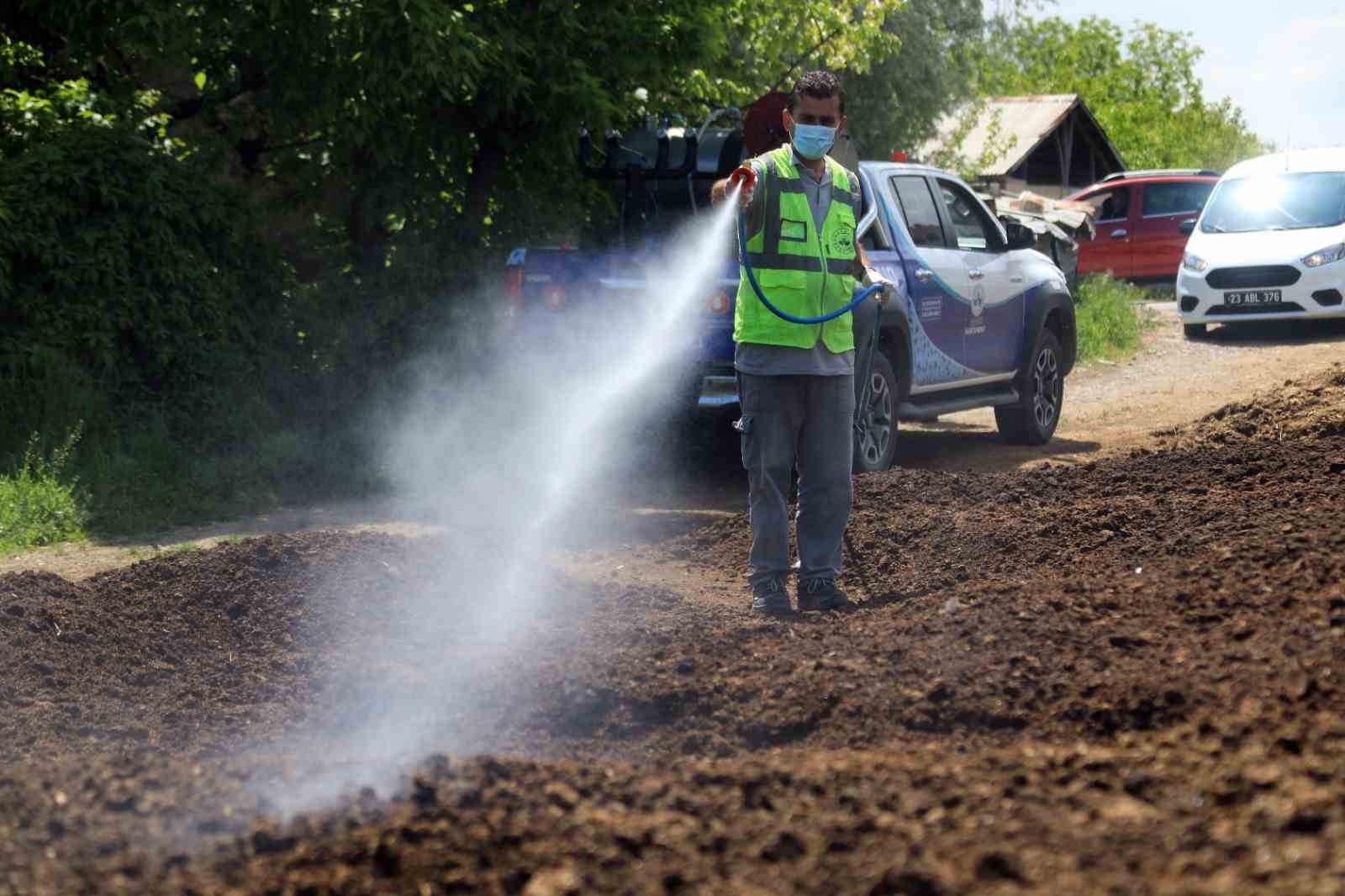 İLK BAHAR AYLARININ GELMESİYLE BİRLİKTE ELAZIĞ’DA LARVA MÜCADELESİ SÜRÜYOR