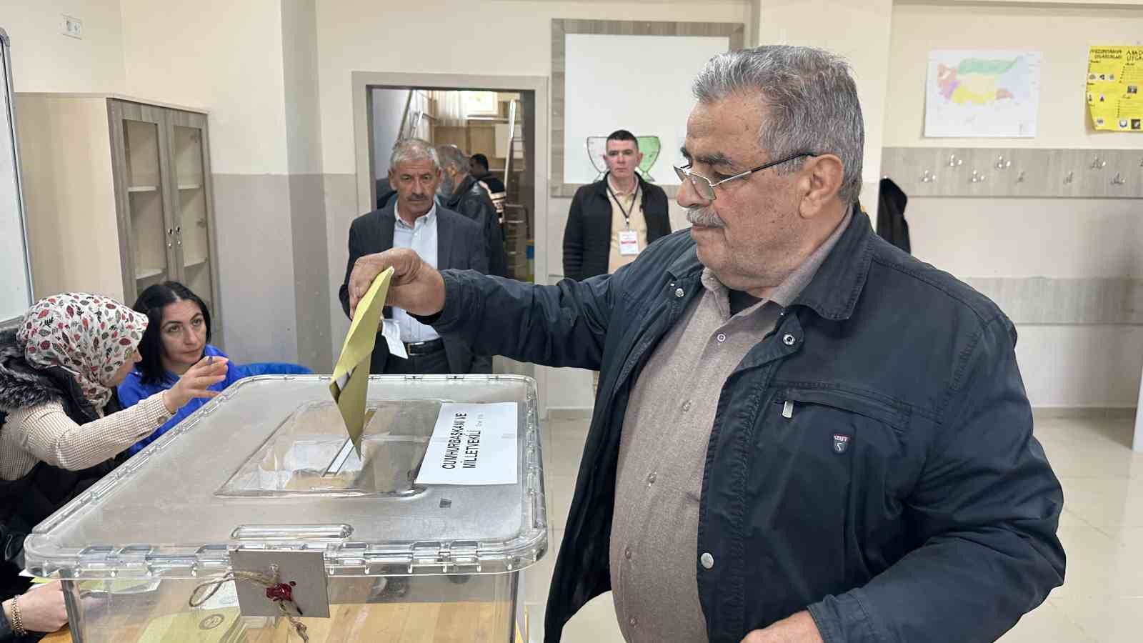 ELAZIĞ’DA CUMHURBAŞKANLIĞI VE 28. DÖNEM MİLLETVEKİLİ GENEL SEÇİMLERİ İÇİN OY