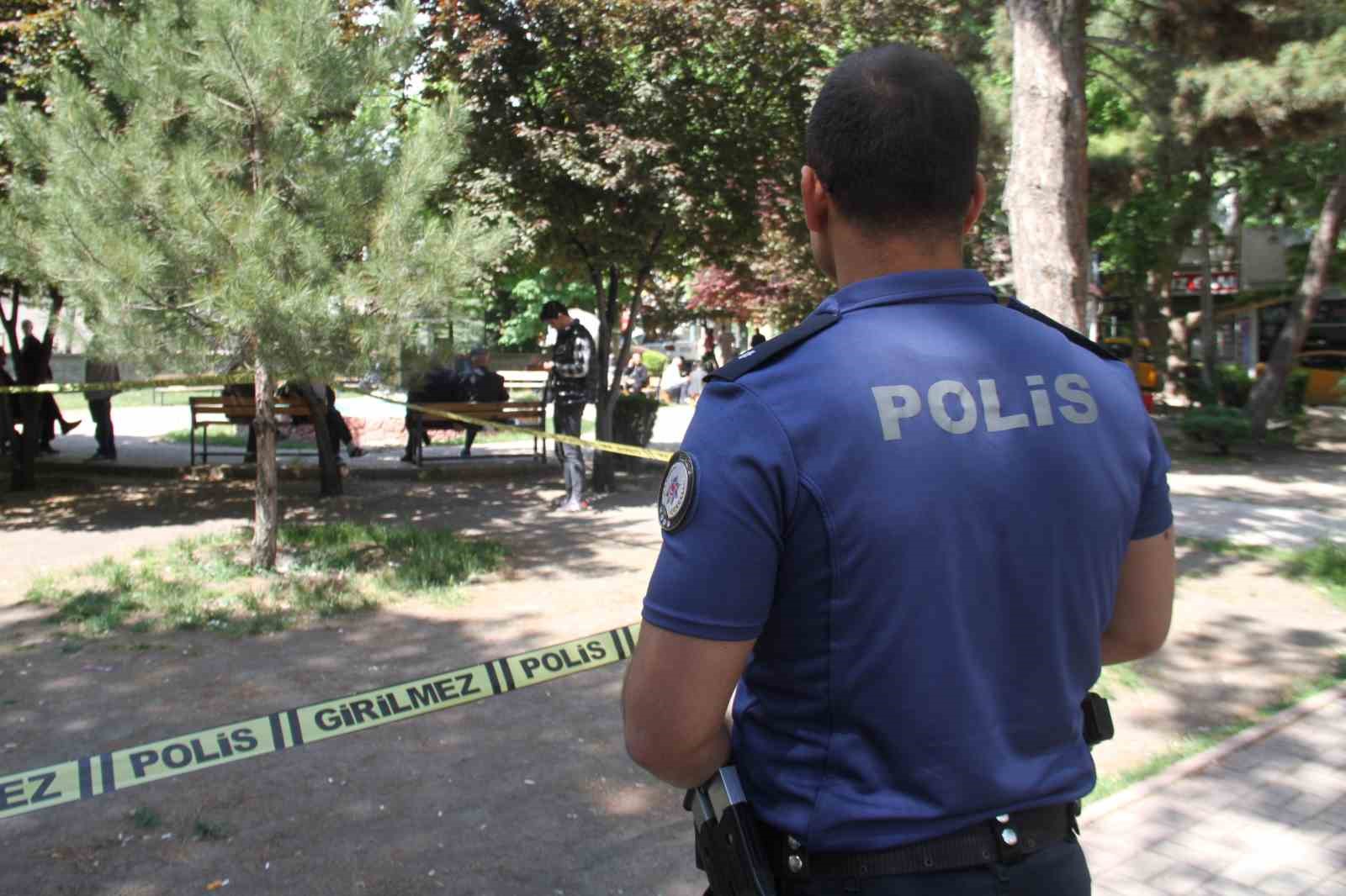 ELAZIĞ’DA ARKADAŞ GRUBU ARASINDA ÇIKAN TARTIŞMA SİLAHLI KAVGAYA DÖNÜŞTÜ. OLAYDA,