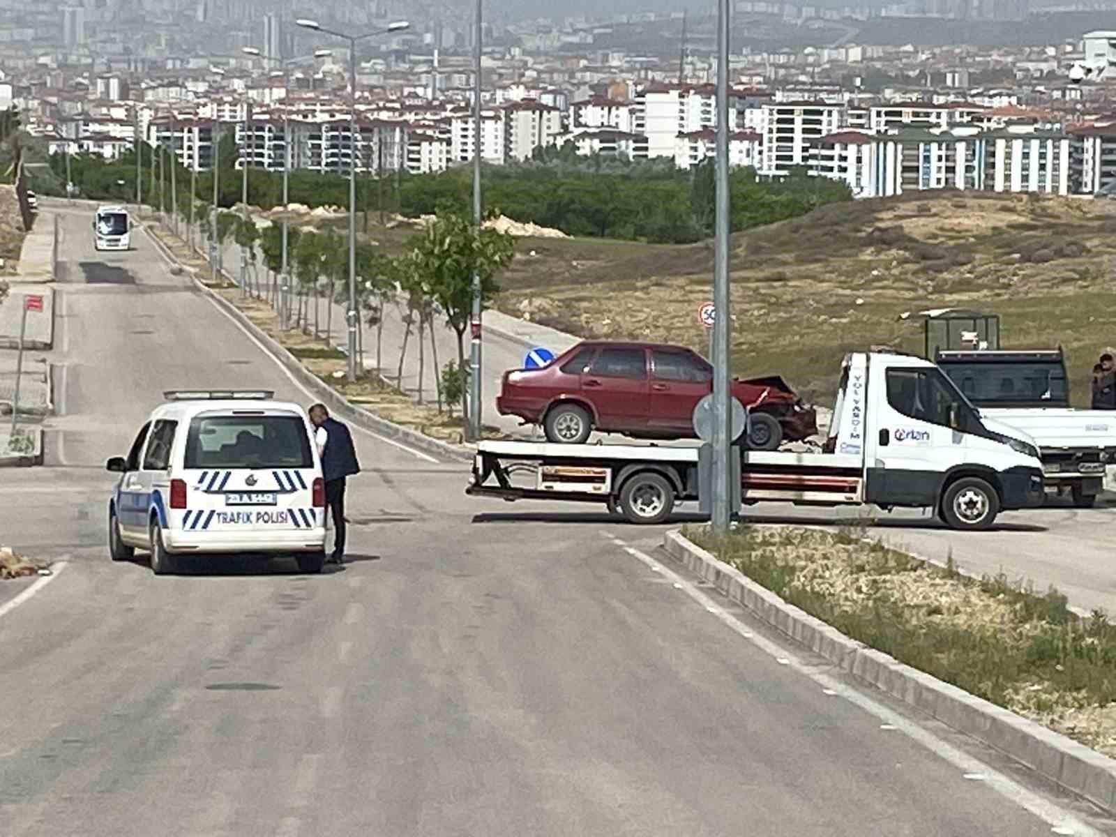 ELAZIĞ’DA OTOMOBİL İLE KAMYONUN ÇARPIŞMASI SONUCU MEYDANA GELEN TRAFİK KAZASINDA