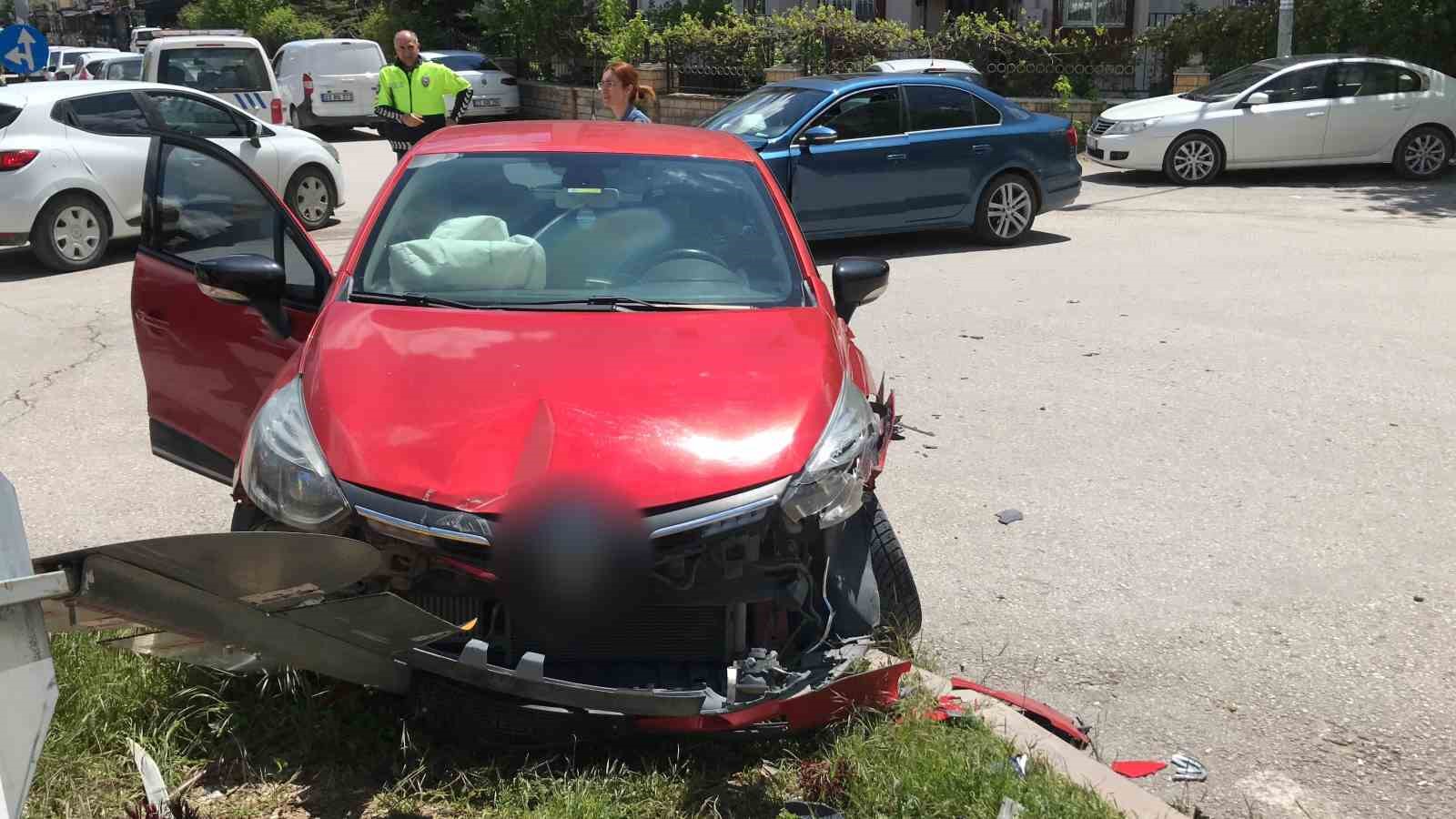 ELAZIĞ’DA İKİ OTOMOBİLİN ÇARPIŞMASI SONUCU MEYDANA GELEN KAZADA, 2 KİŞİ