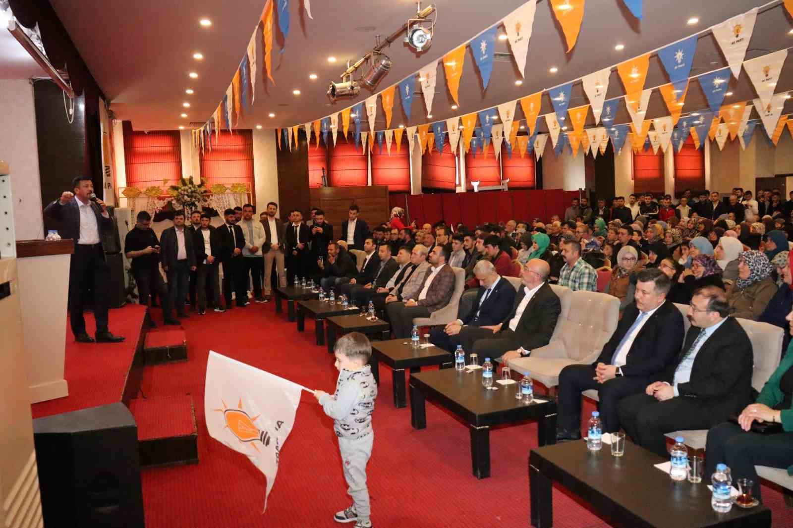 EMET AK PARTİ İLÇE TEŞKİLATINDAN GENÇLİK VE KADIN BULUŞMASI