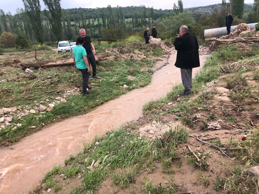 EMET’TE AŞIRI YAĞIŞ SELE NEDEN OLDU