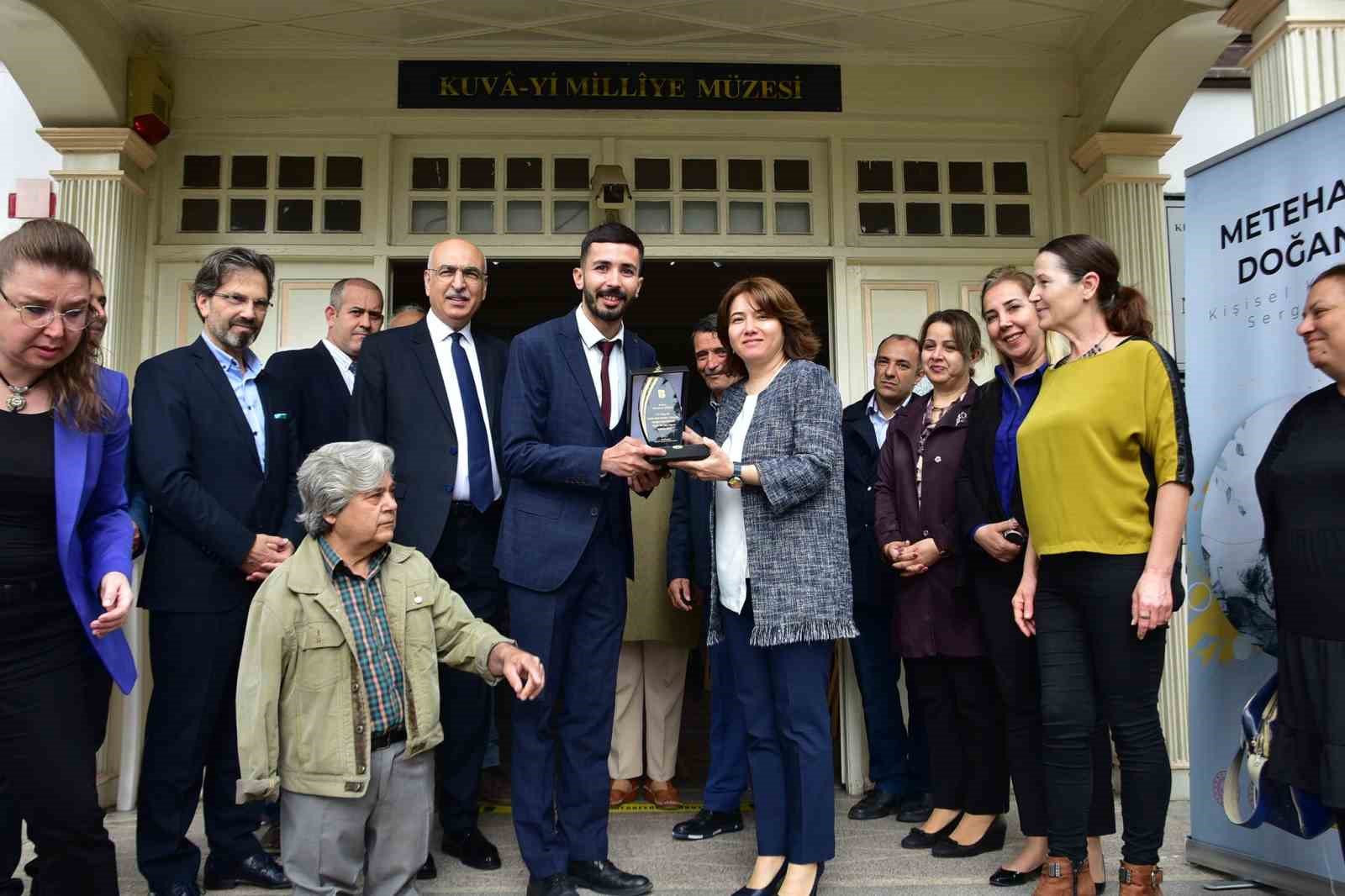 ENGELLİ SANATÇILAR DOĞAN VE ELALDI’DAN KARMA SERGİSİ