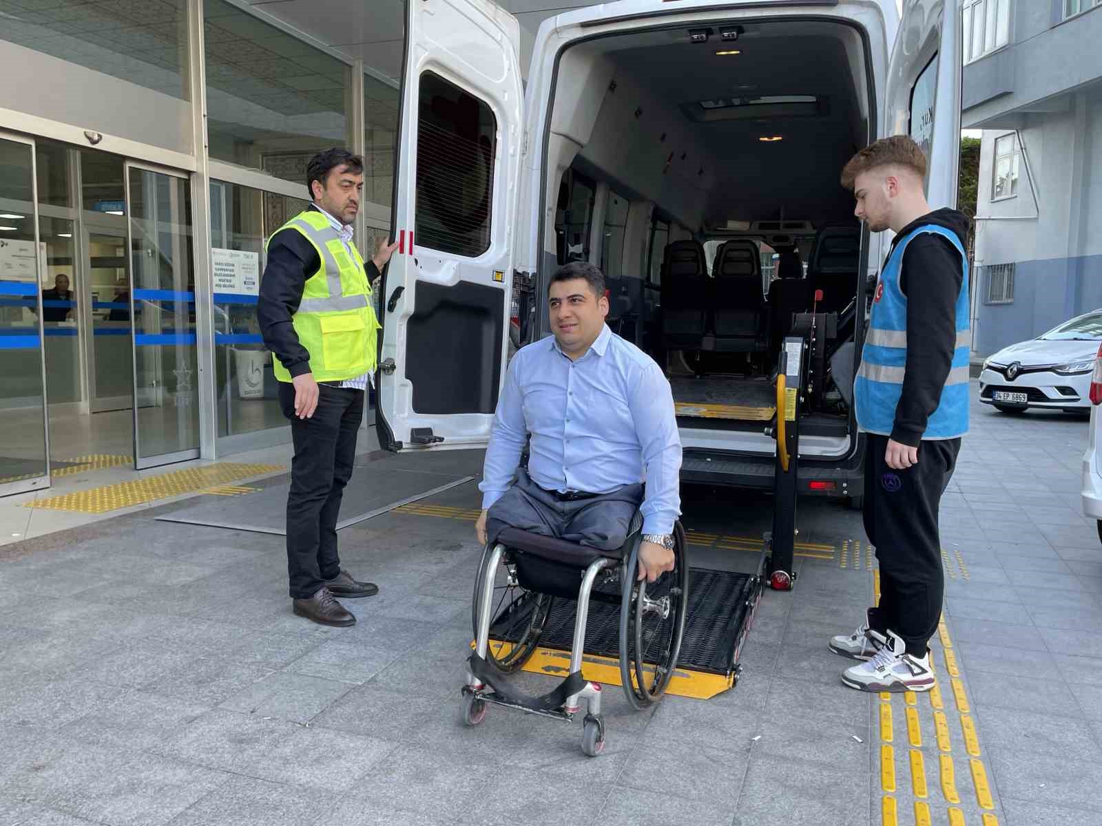 OY KULLANMAYA GİDEMEYEN ENGELLİ VATANDAŞLAR, BAĞCILAR BELEDİYESİ TARAFINDAN ÖZEL ENGELLİ