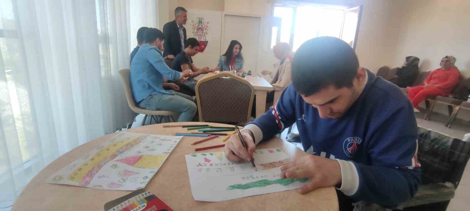 BİNGÖL BELEDİYESİ TARAFINDAN FAALİYETE GEÇİRİLEN ENGELSİZ YAŞAM MERKEZİNDE ENGELLİ BİREYLER