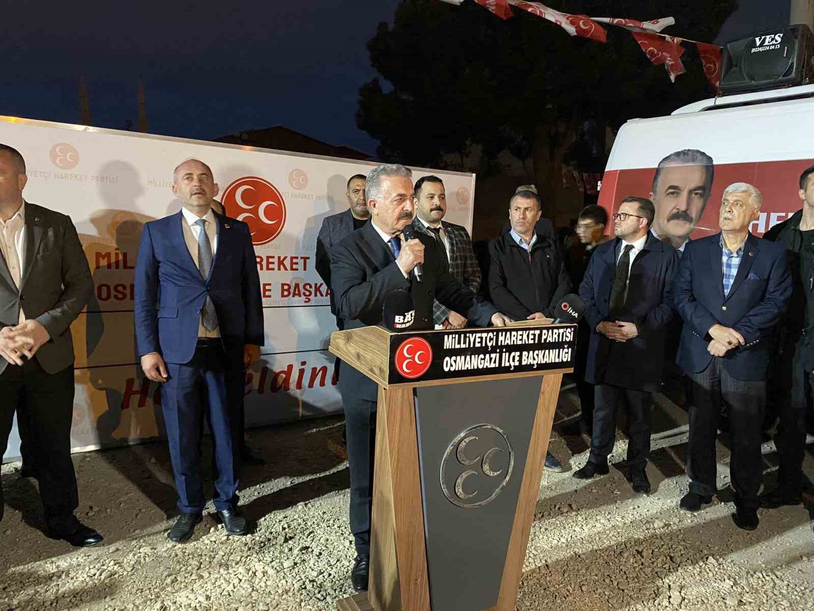 MHP GENEL SEKRETERİ İSMET BÜYÜKATAMAN, BURSA’DA GERÇEKLEŞTİRDİĞİ MİTİNGDE SEÇİM GÜNDEMİNE