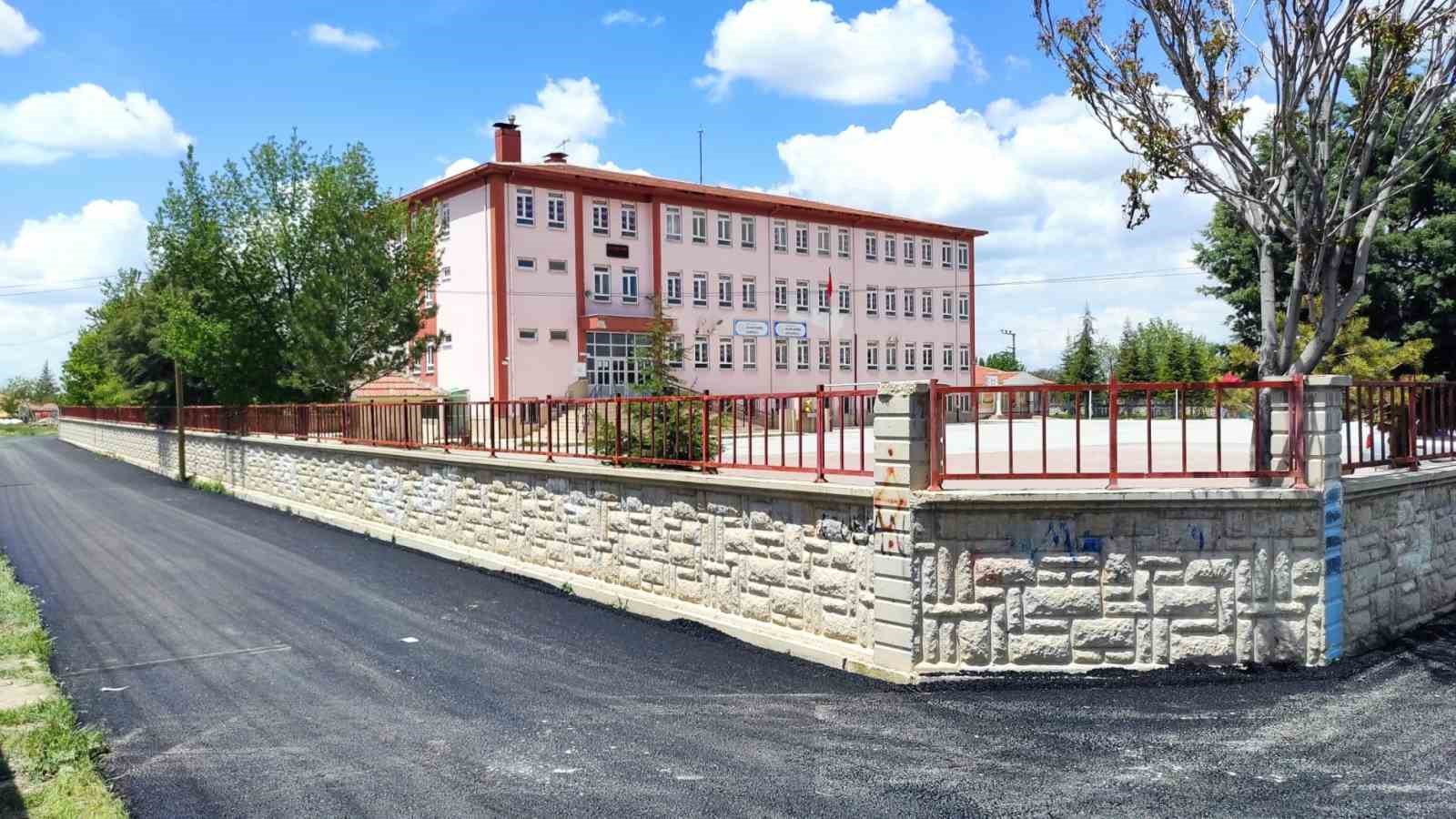 KONYA’NIN EREĞLİ İLÇE BELEDİYESİ SICAK ASFALT ÇALIŞMALARI ÇERÇEVESİNDE HİZMETLERİNİ GERÇEKLEŞTİRMEYE