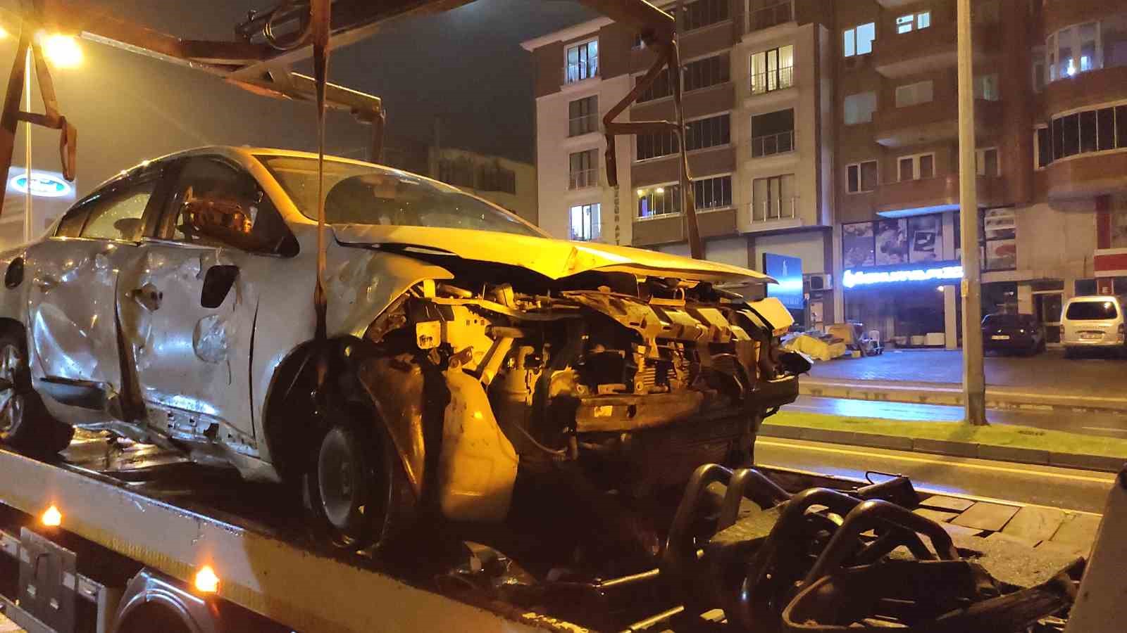 ZONGULDAK'IN EREĞLİ İLÇESİNDE MEYDANA GELEN TRAFİK KAZASINDA 2 KİŞİ YARALANDI.