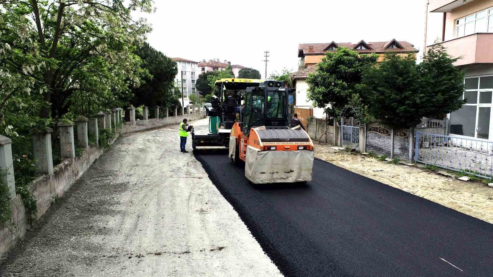 ERENLER BELEDİYESİ İLÇE GENELİNDEKİ DEVAM EDEN ÇALIŞMALARI ÇERÇEVESİNDE 2 CADDE