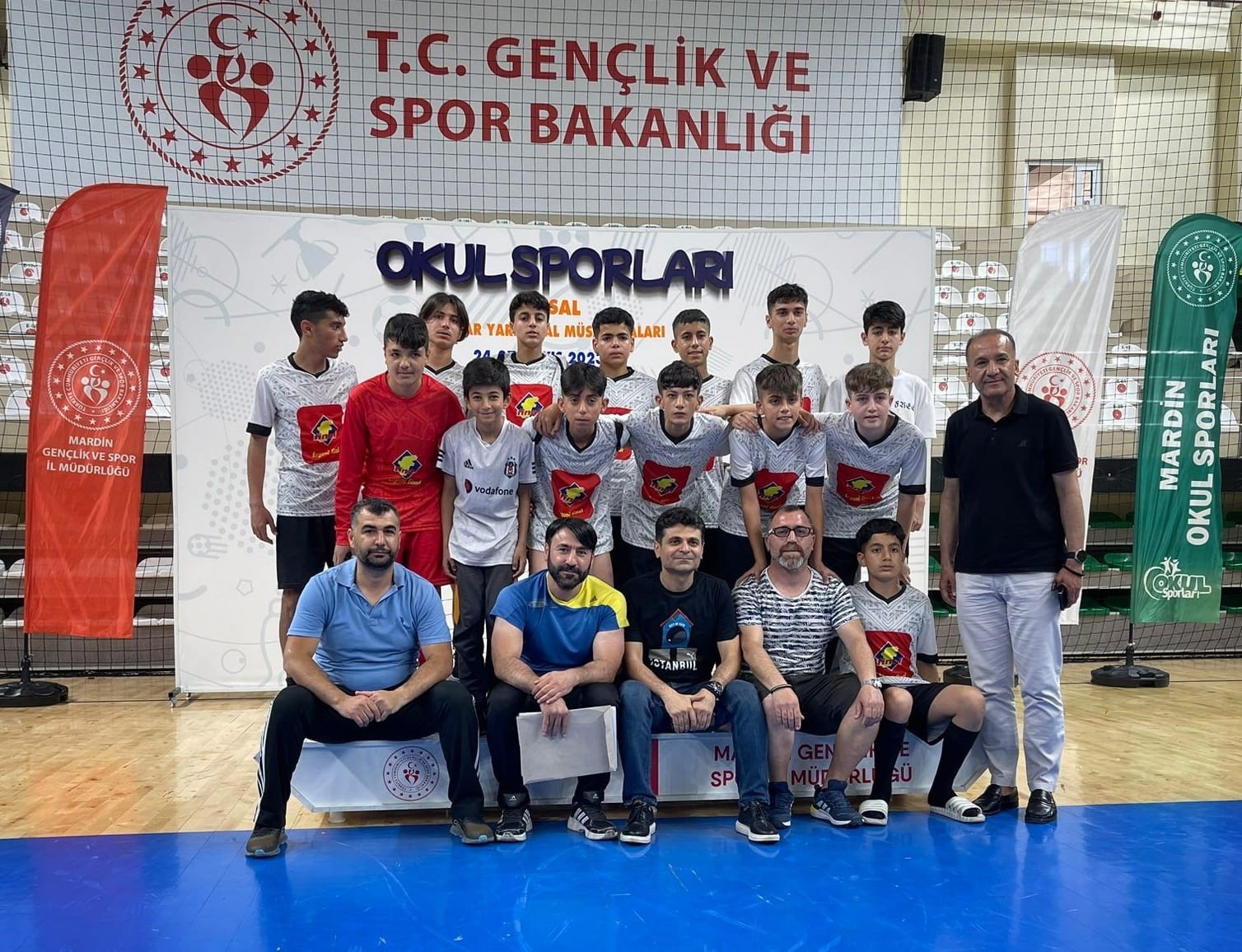 DİYARBAKIR’DA ERGANİ CUMHURİYET ORTAOKUL FUTSAL YILDIZ TAKIMI MARDİN'DE YAPILAN TÜRKİYE