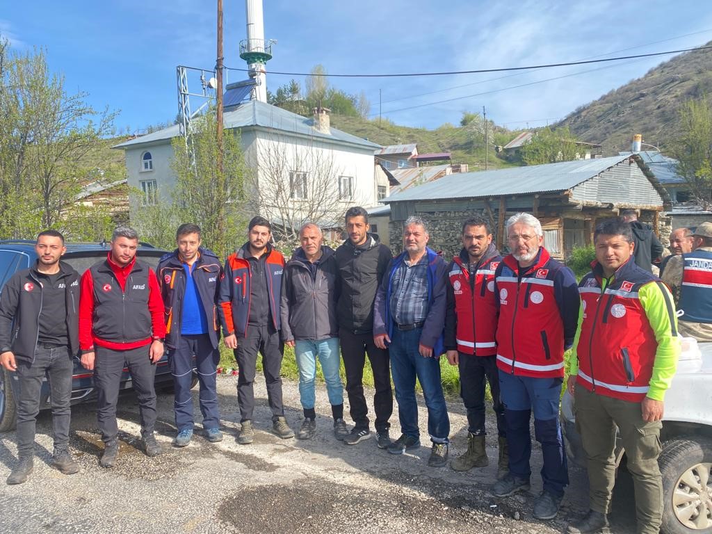ERZİNCAN’DA GECE SAATLERİNDE KAYBOLAN VATANDAŞLAR, AFAD, JANDARMA VE MEB AKUB