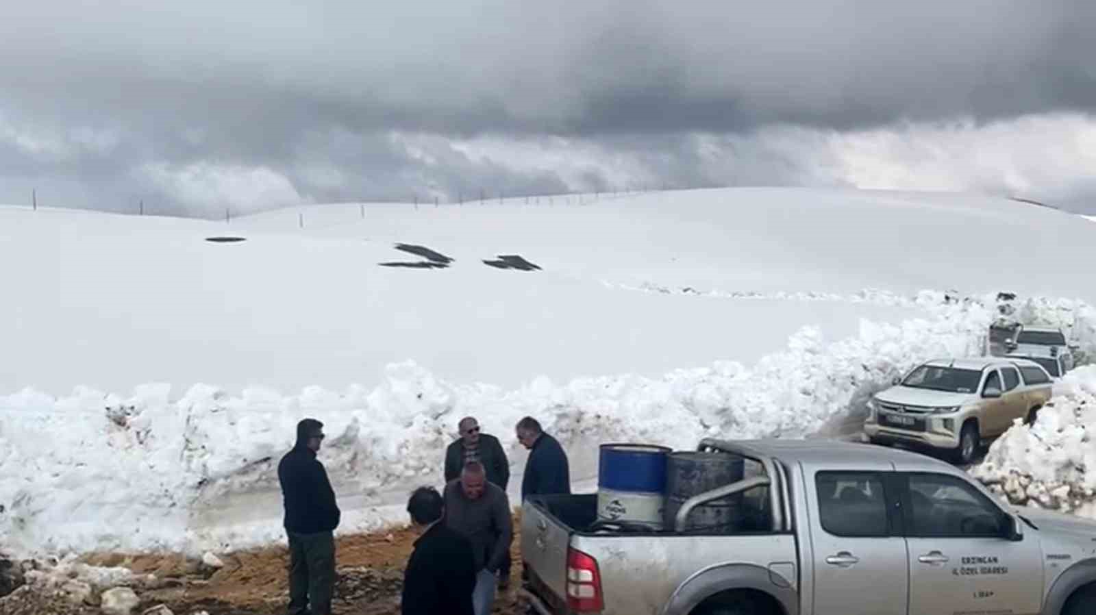 ERZİNCAN'DA MAYIS AYINDA KARLA MÜCADELE