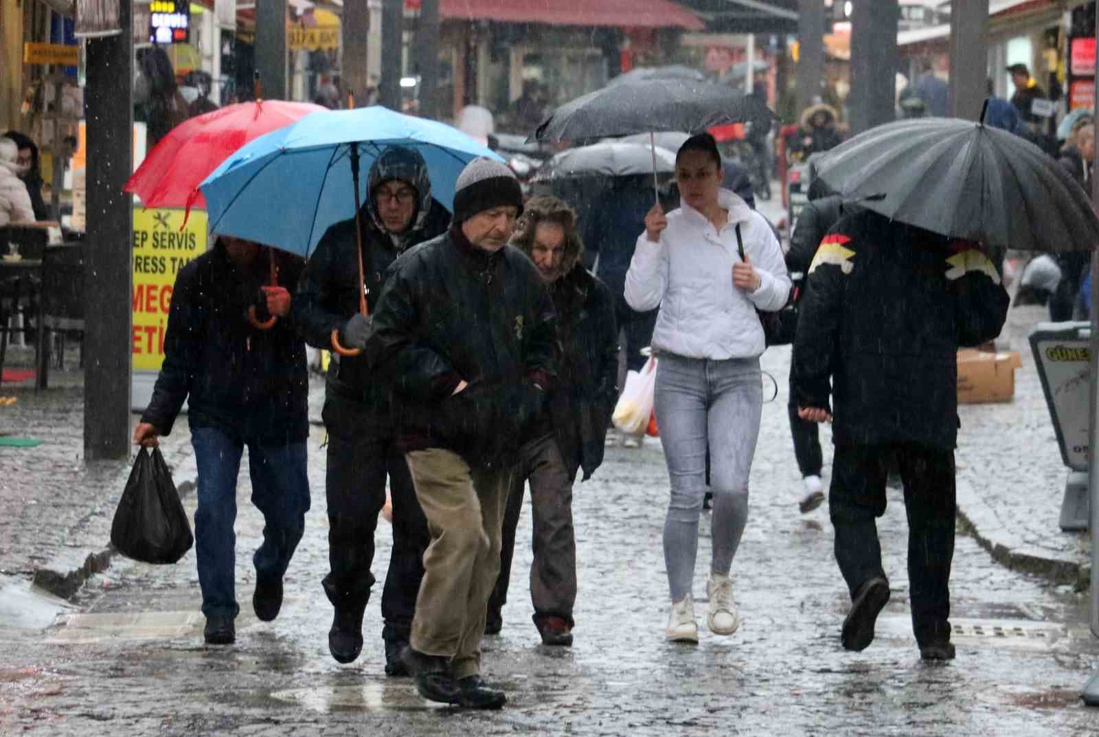 ERZİNCAN’DA YAĞMUR YAĞIŞI