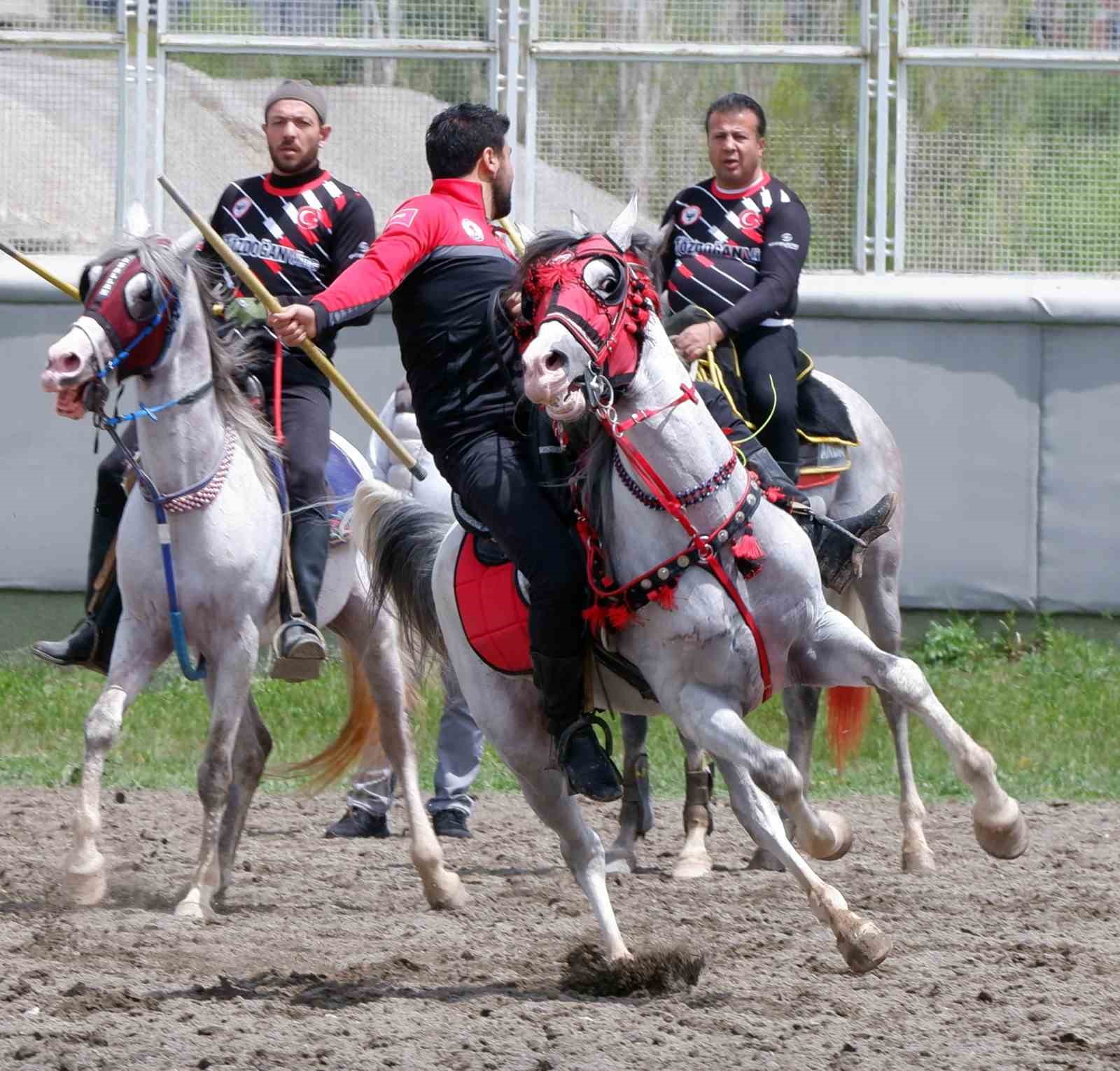 ATLI CİRİT, ERZURUM’DA HAFTA SONLARININ BİR VAZGEÇİLMEZİ OLARAK DEVAM ETTİRİLİYOR.