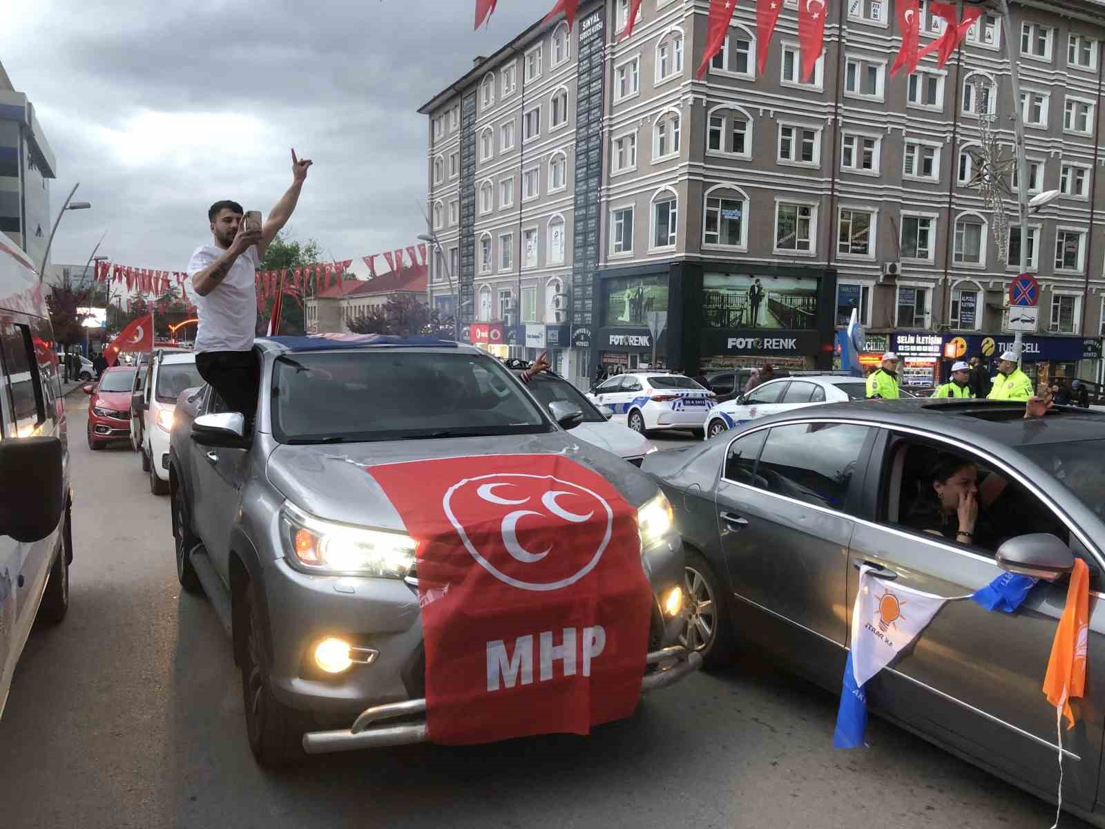 CUMHURBAŞKANLIĞI SEÇİMİNİN İKİNCİ TURUNDA, SONUÇLARIN AÇIKLANMASIYLA BİRLİKTE ERZURUM’DA CUMHURBAŞKANI RECEP