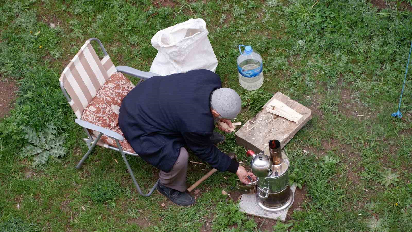 ERZURUM’DAKİ ÇAY TUTKUSU VE ALIŞKANLIĞI BAHAR AYLARI İLE BİRLİKTE SEMAVARLARIN
