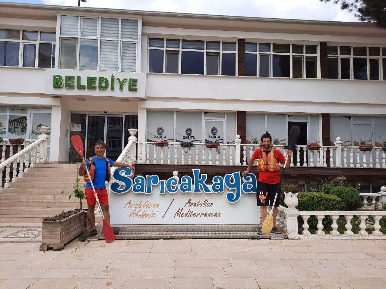 ÜLKE GENELİNDE ETKİLİ OLAN SAĞANAK YAĞIŞLAR SONRASI RENGİ DEĞİŞİP, DEBİSİ