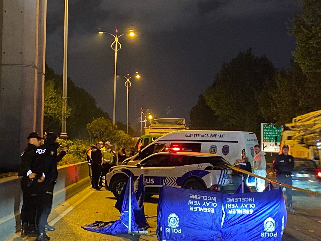 ESENLER'DE KAMYONUN ÇARPTIĞI KADIN HAYATINI KAYBETTİ