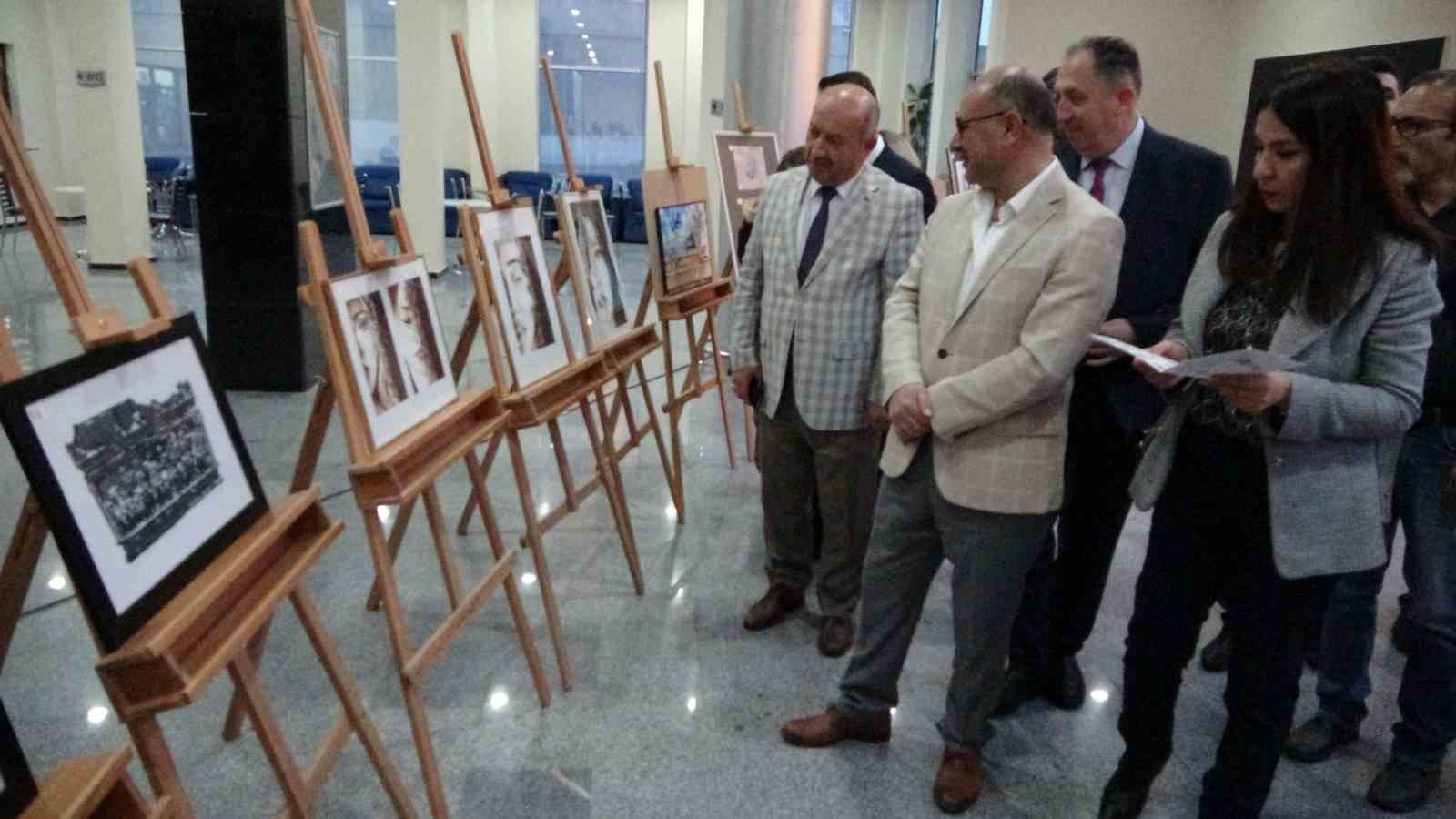 ESERLERİNİ DEPREMZEDELER İÇİN SERGİLEDİLER