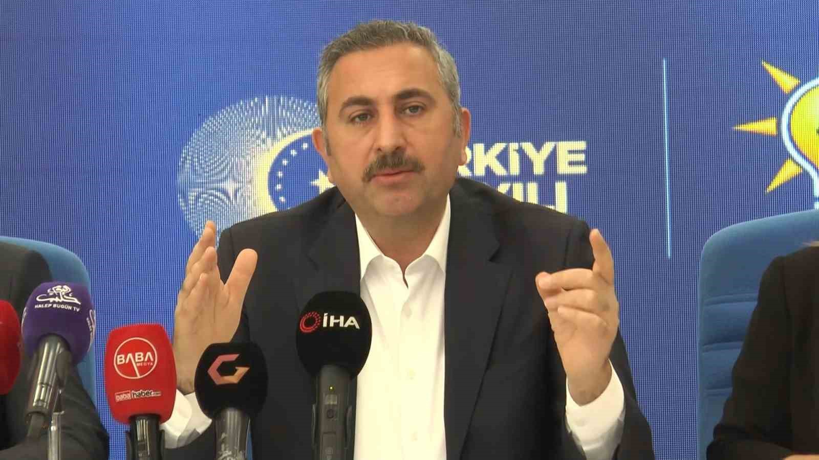 ABDULHAMİT GÜL, GAZİANTEP AK PARTİ İL BAŞKANLIĞINDA BASIN TOPLANTISI DÜZENLEDİ.