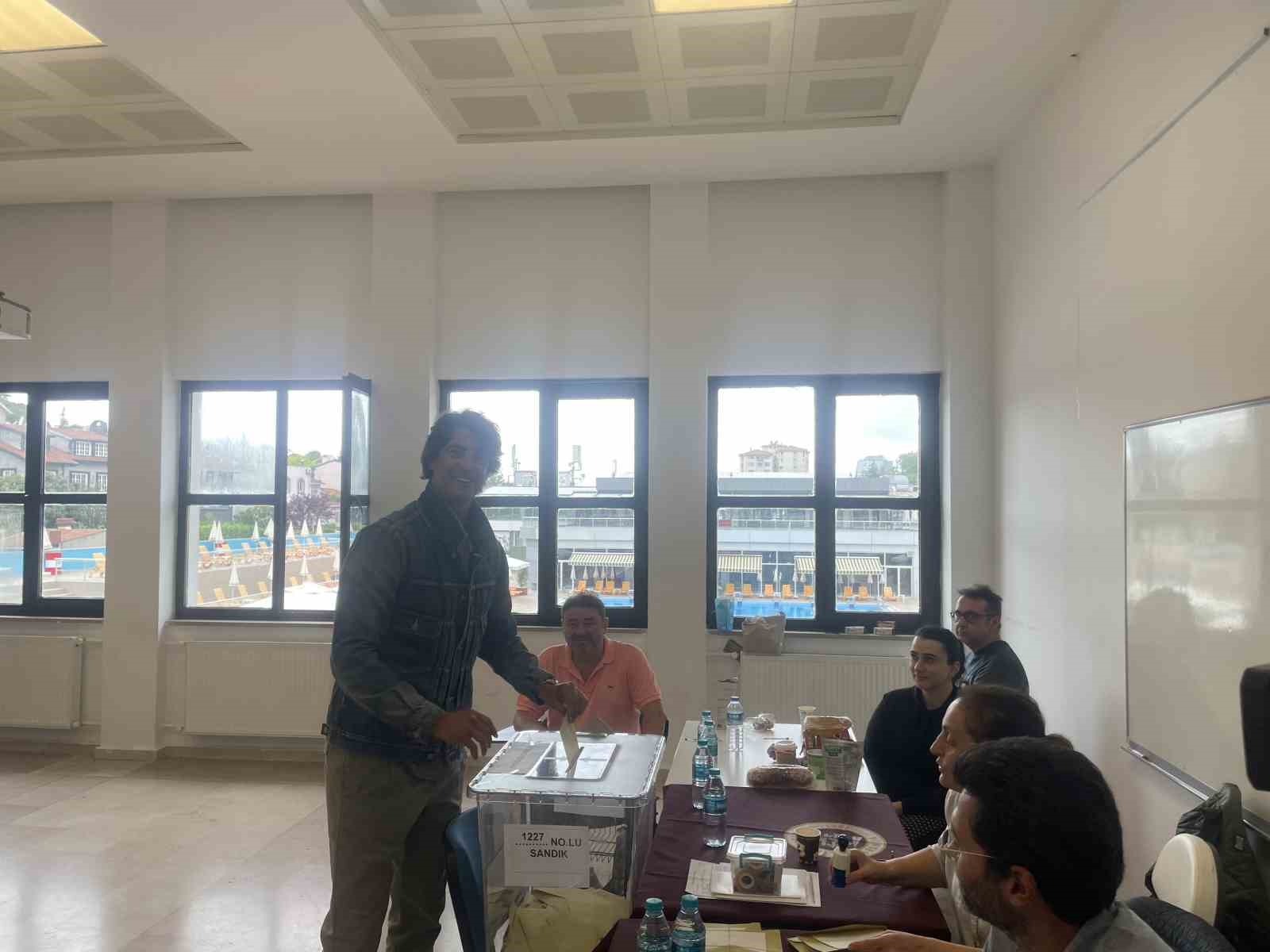ESKİ MİLLİ BASKETBOLCU İBRAHİM KUTLAY, TSYD İSTANBUL TOPKAPI ÜNİVERSİTESİ’NE GELEREK