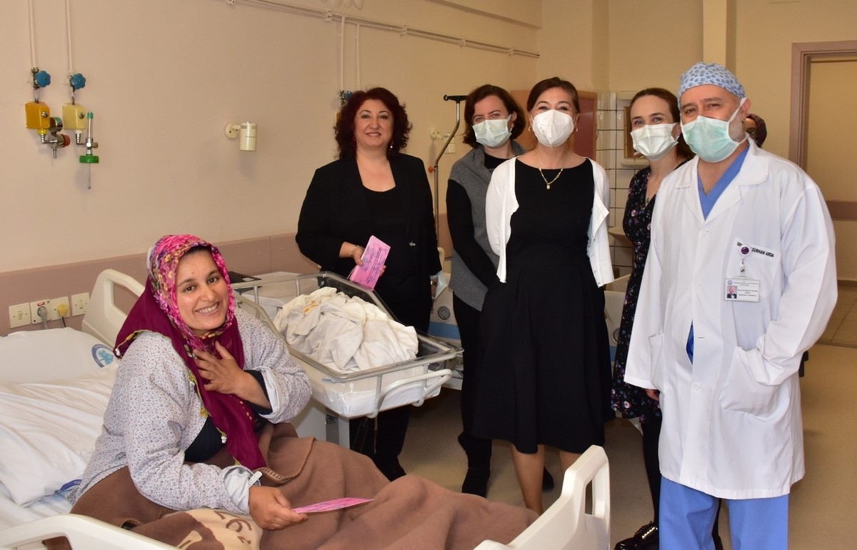 ANNELER GÜNÜ’NDE ESKİŞEHİR OSMANGAZİ ÜNİVERSİTESİ (ESOGÜ) SAĞLIK, UYGULAMA VE ARAŞTIRMA