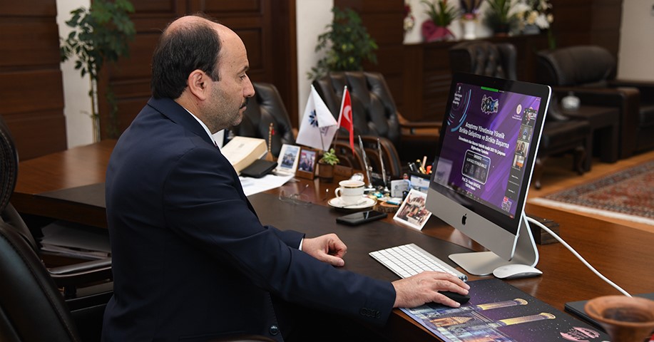 ETÜ REKTÖRÜ PROF. DR. BÜLENT ÇAKMAK