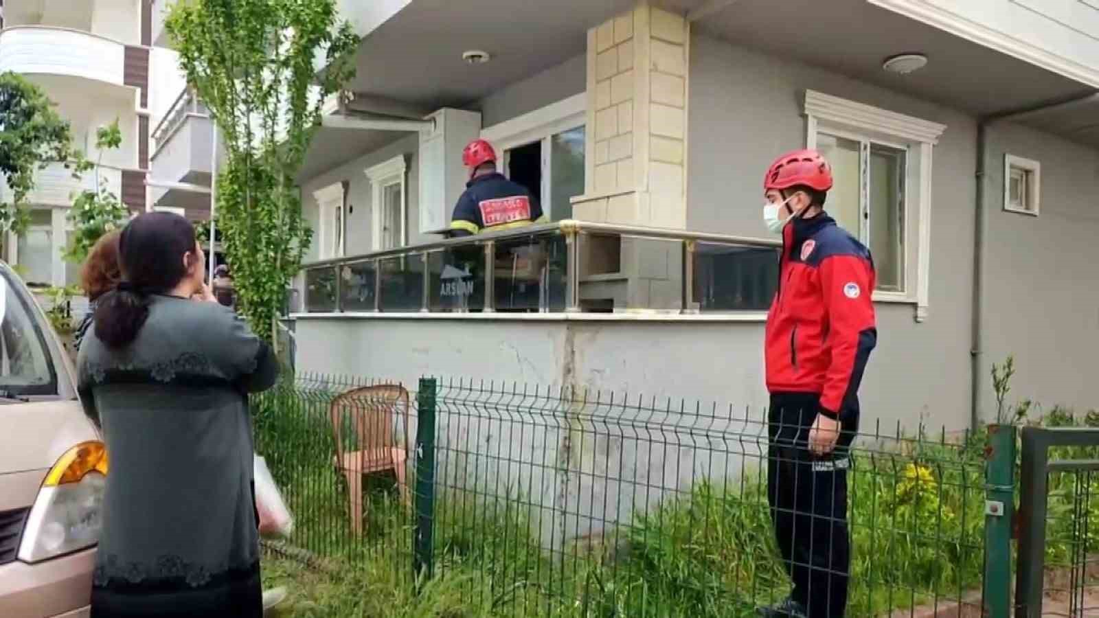 SAKARYA’NIN KARASU İLÇESİNDE ‘EVDE KİLİTLİ KALMA’ İHBARI ÜZERİNE HAREKETE GEÇEN