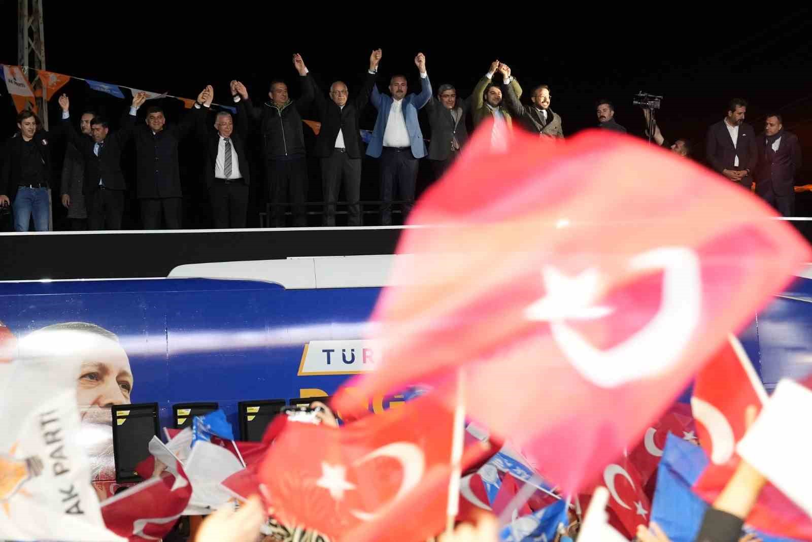 ŞEHİTKAMİL BELEDİYE BAŞKANI RIDVAN FADILOĞLU, ESKİ ADALET BAKANI VE AK
