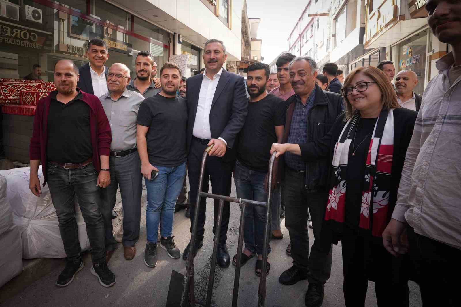 FADILOĞLU İLE GÜL’DEN ESNAFA TEŞEKKÜR