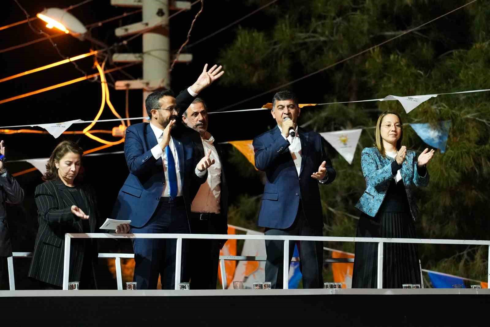 ŞEHİTKAMİL BELEDİYE BAŞKANI RIDVAN FADILOĞLU, İNCİLİKAYA MAHALLESİ’NDEKİ VATANDAŞLARLA BULUŞTU. BAŞKAN