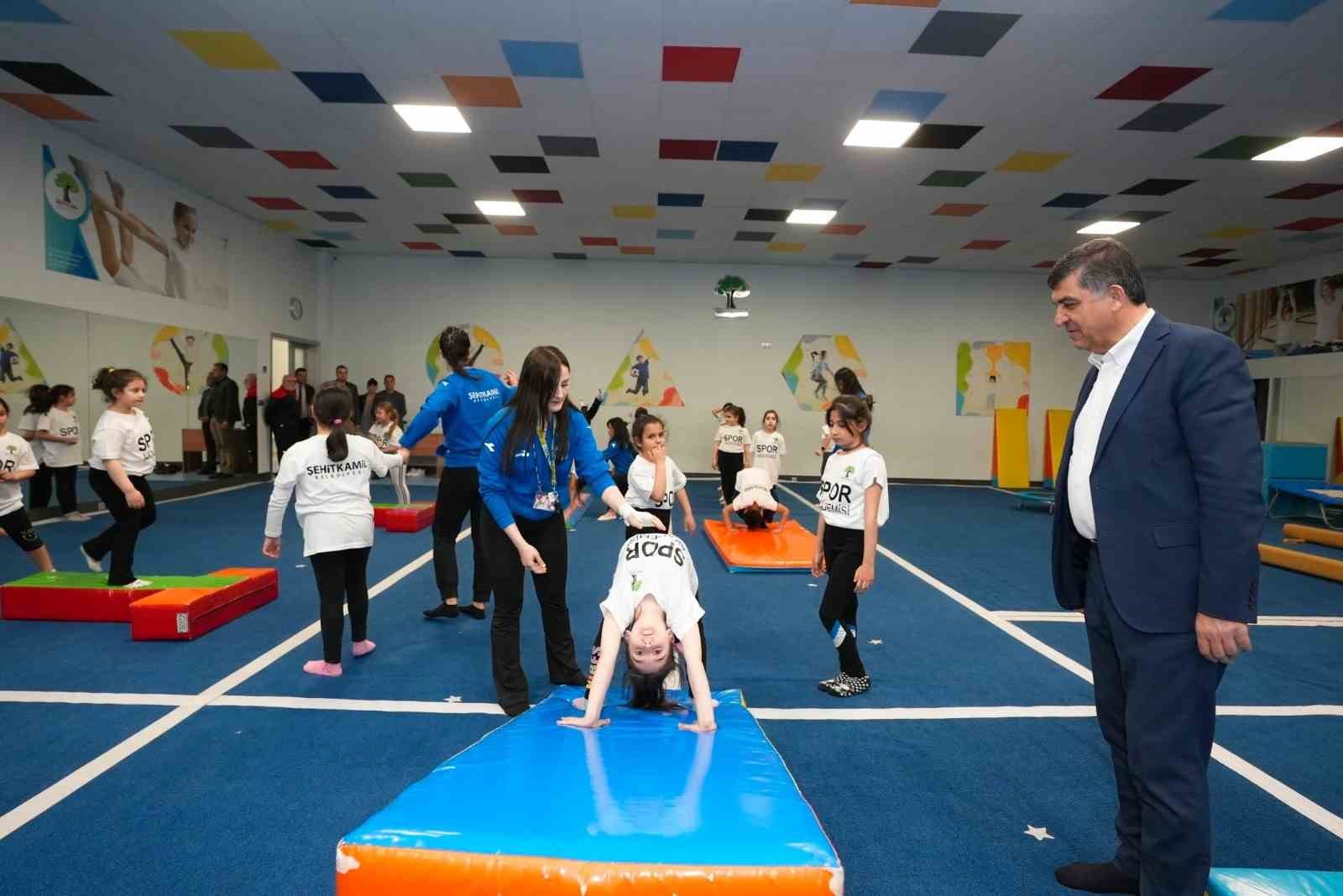 FADILOĞLU, YAŞAM BOYU SPOR FAALİYETLERİNE KATILDI