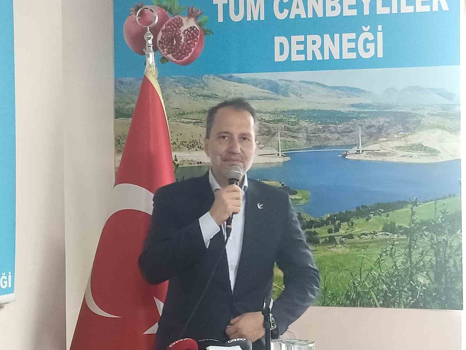 FATİH ERBAKAN SULTANGAZİ’DE DERNEKLERLE BİR ARAYA GELDİ