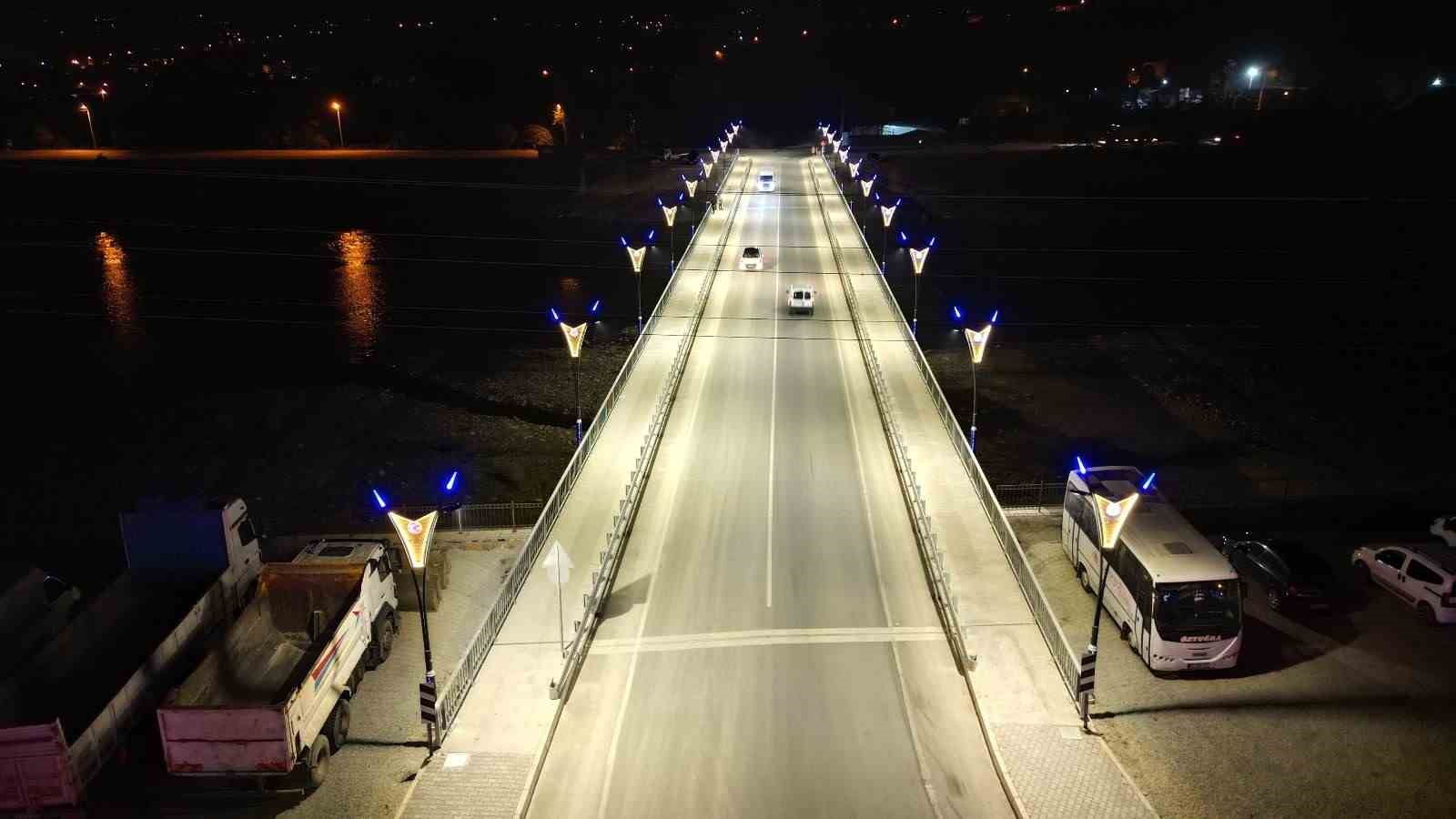OSB KÖPRÜSÜ AYDINLATMASIYLA GÖRSEL BİR GÜZELLİĞE KAVUŞTU