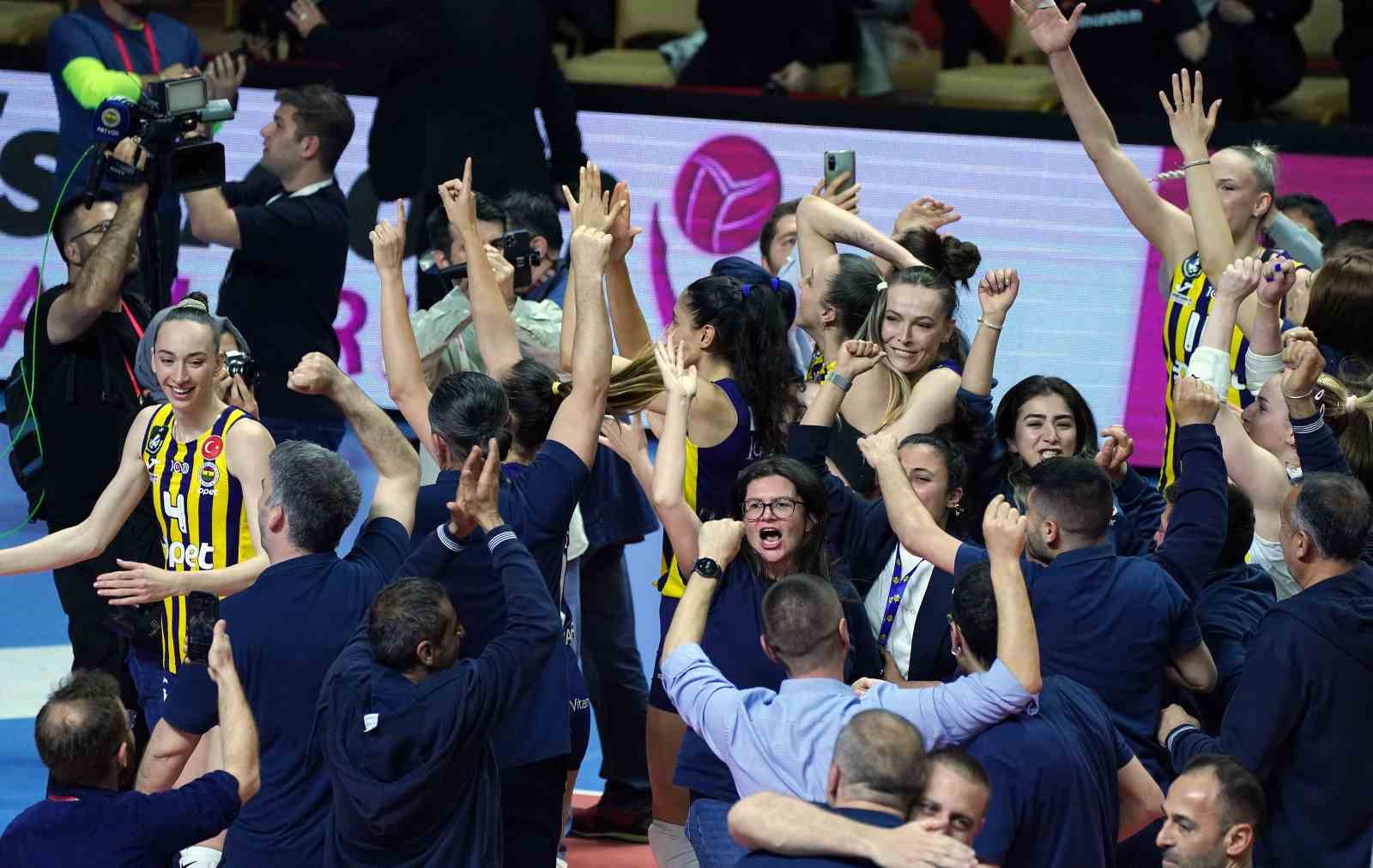 MİSLİ.COM SULTANLAR LİGİ FİNAL SERİSİ ÜÇÜNCÜ MAÇINDA FENERBAHÇE OPET, ECZACIBAŞI
