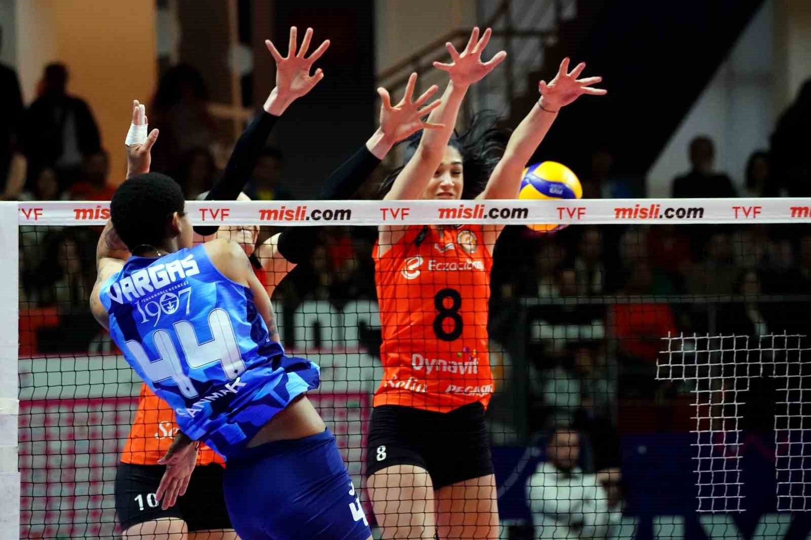 MİSLİ.COM SULTANLAR LİGİ PLAY-OFF FİNALİ İKİNCİ MAÇINDA FENERBAHÇE OPET, ECZACIBAŞI