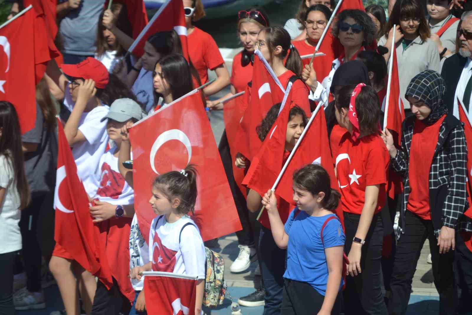 FETHİYE’DE 19 MAYIS TÖRENİNE YOĞUN KATILIM OLDU