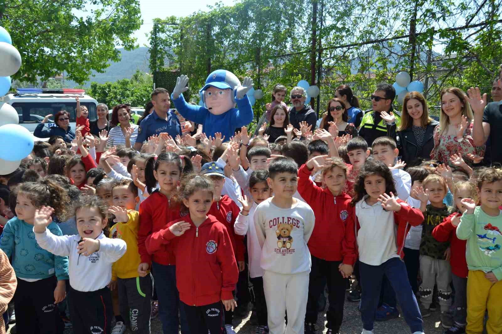 FETHİYE’DE “TRAFİK HAFTASI” ANAOKULU ÖĞRENCİLERİNLE KUTLANDI