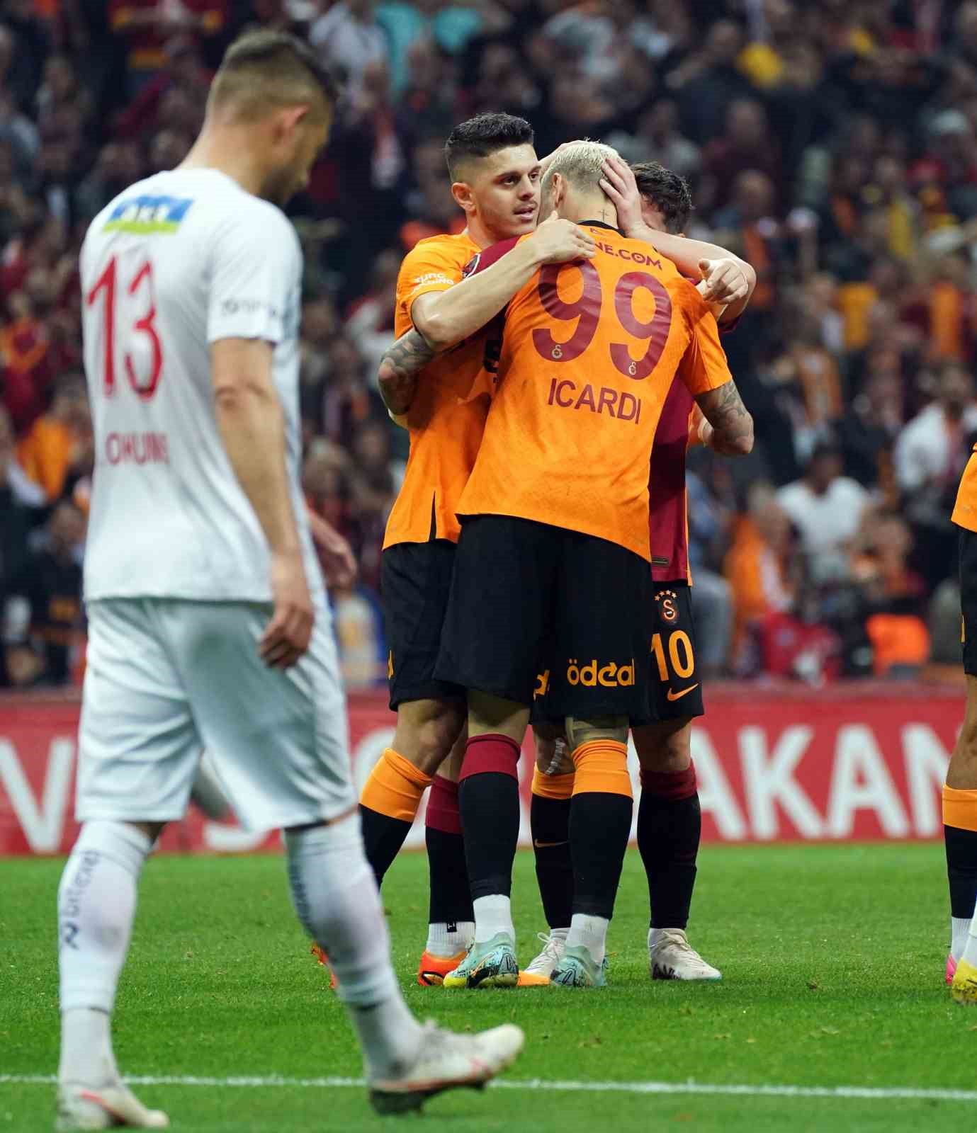 GALATASARAY, SİVASSPOR MAÇIYLA SPOR TOTO SÜPER LİG’DE EVİNDEKİ YENİLMEZLİĞİNİ 16
